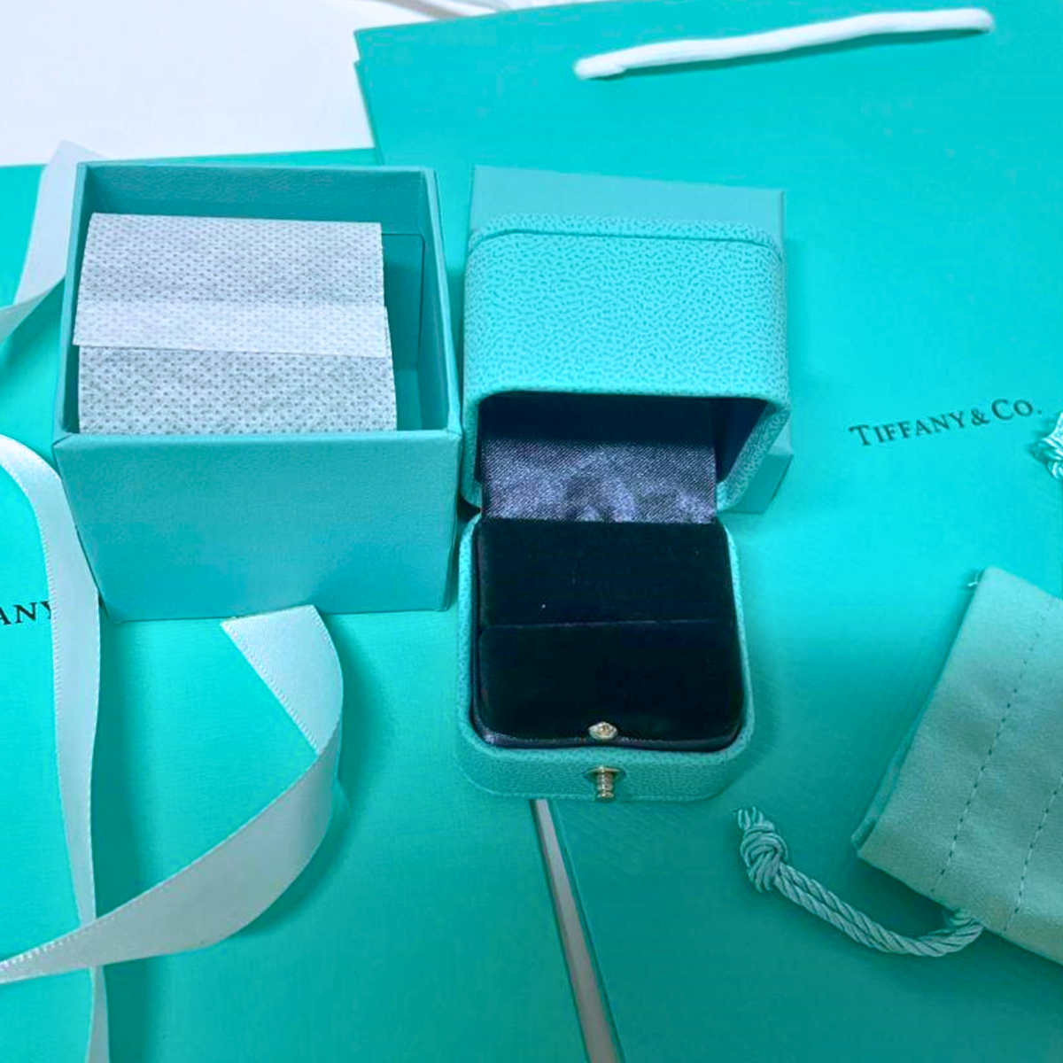 Tiffany & Co. Engagement Ring Box Set with Outer Box, Pouch, Certificate, Folder & Bag