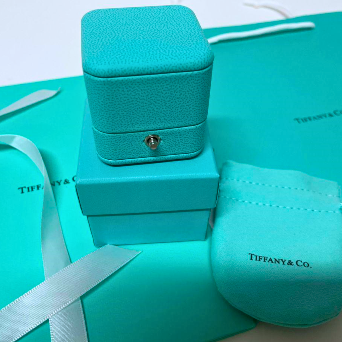 Tiffany & Co. Engagement Ring Box Set with Outer Box, Pouch, Certificate, Folder & Bag