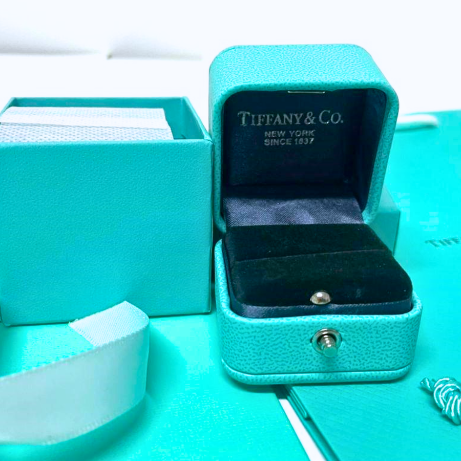 Tiffany & Co. Engagement Ring Box Set with Outer Box, Pouch, Certificate, Folder & Bag
