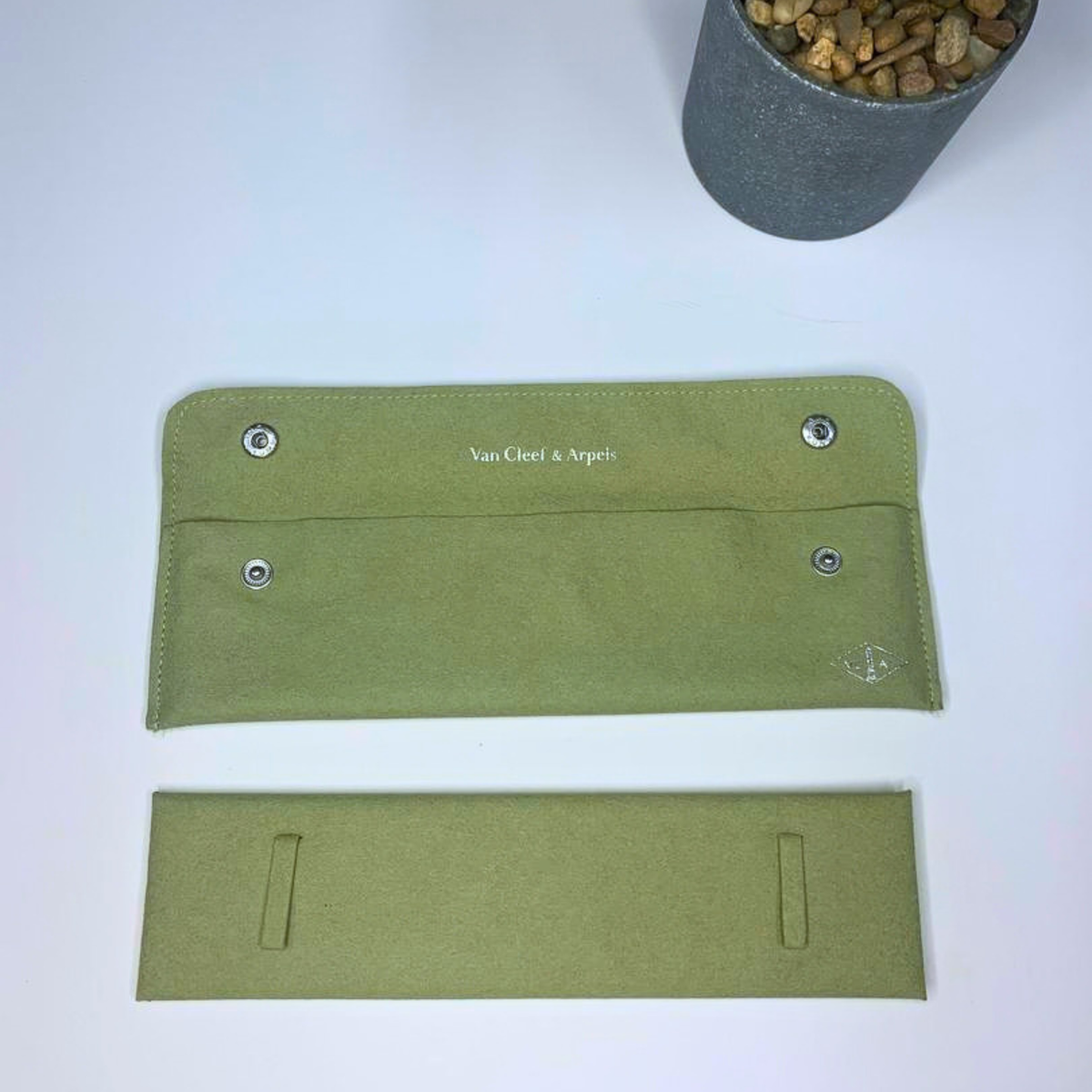 Van Cleef & Arpels VCA Green Suede Necklace Holder Travel Storage Pouch