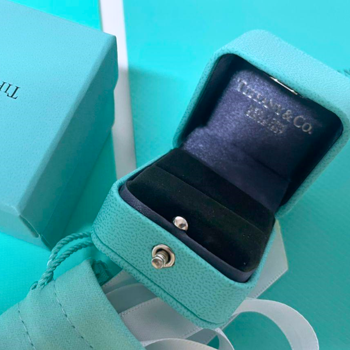 Tiffany & Co. Engagement Ring Box Set with Outer Box, Pouch, Certificate, Folder & Bag